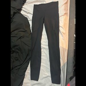 Lululemon tights size 4 used like new